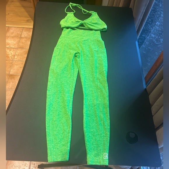 (3) Bombshell Workout Set Bundle - Picture 10 of 13